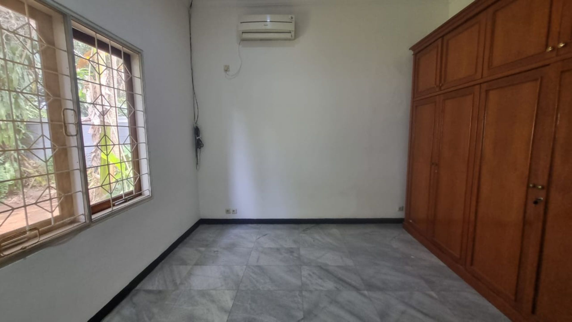 For Rent 4BR House South Jakarta Kemang KMG232