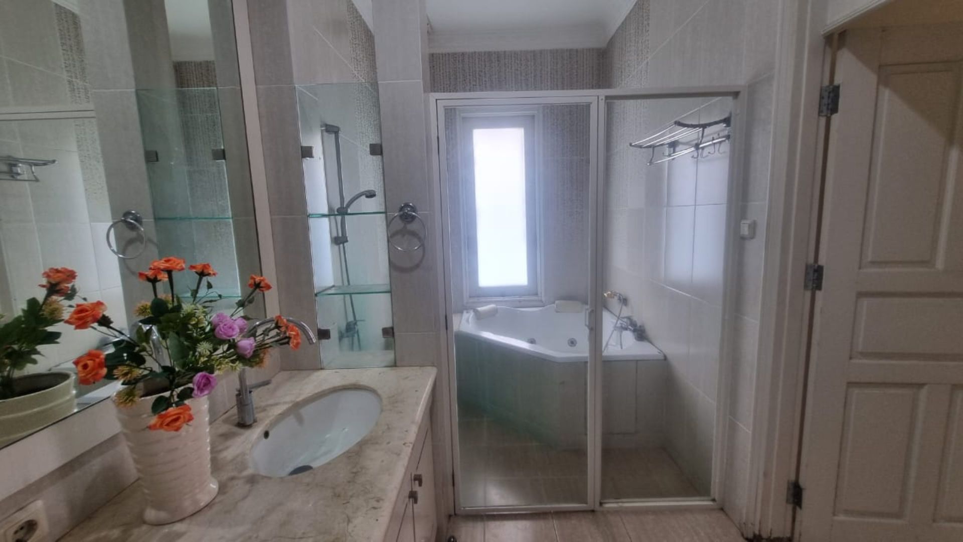For Rent 5BR House South Jakarta Kemang KMGS013
