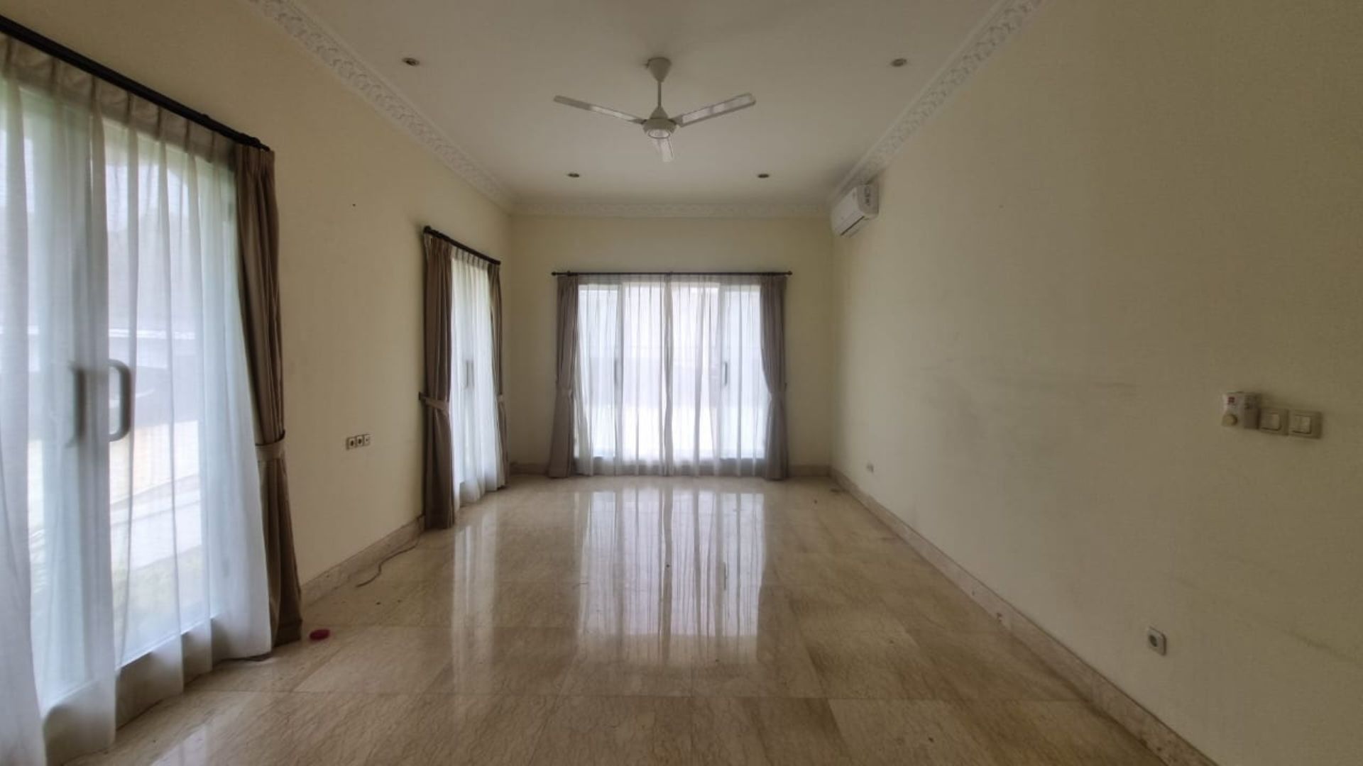 For Rent 5BR House South Jakarta Kemang KMGS013