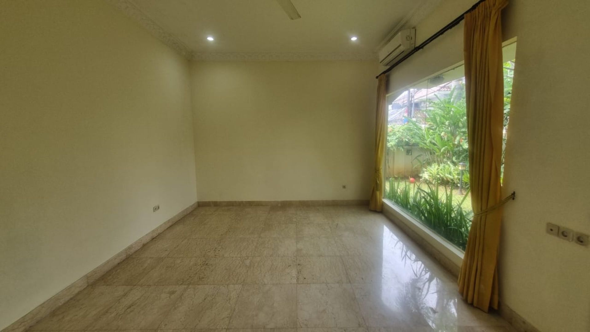 For Rent 5BR House South Jakarta Kemang KMGS013