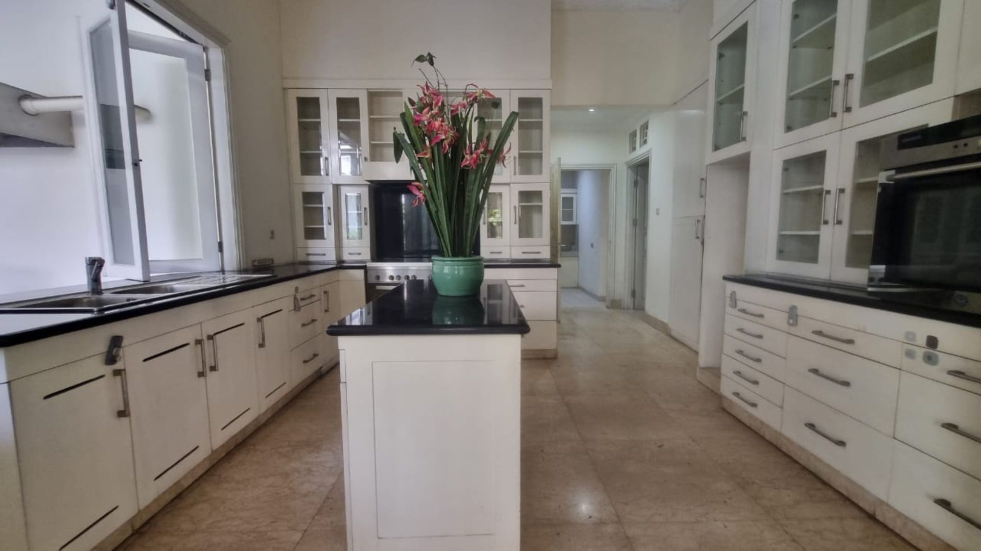 For Rent 5BR House South Jakarta Kemang KMGS013