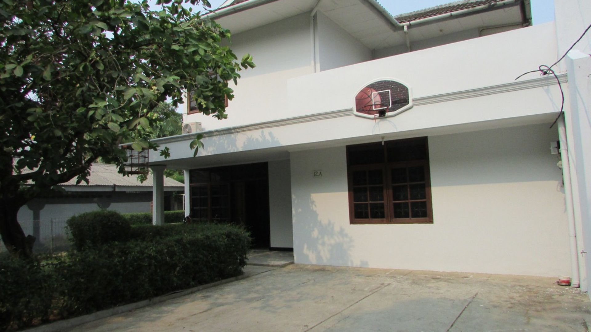 Contemporary 3BR Private House – Kemang
