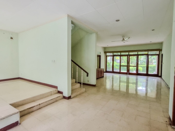Kemang Selatan 9 No 12 Kav E-3BR-OPEN SPACE AREA
