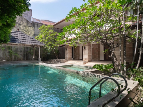 Kemang Selatan VIII Kav. D2-3BR-SWIMMING POOL