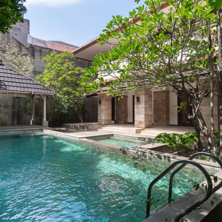 Kemang Selatan VIII Kav. D2-3BR-SWIMMING POOL