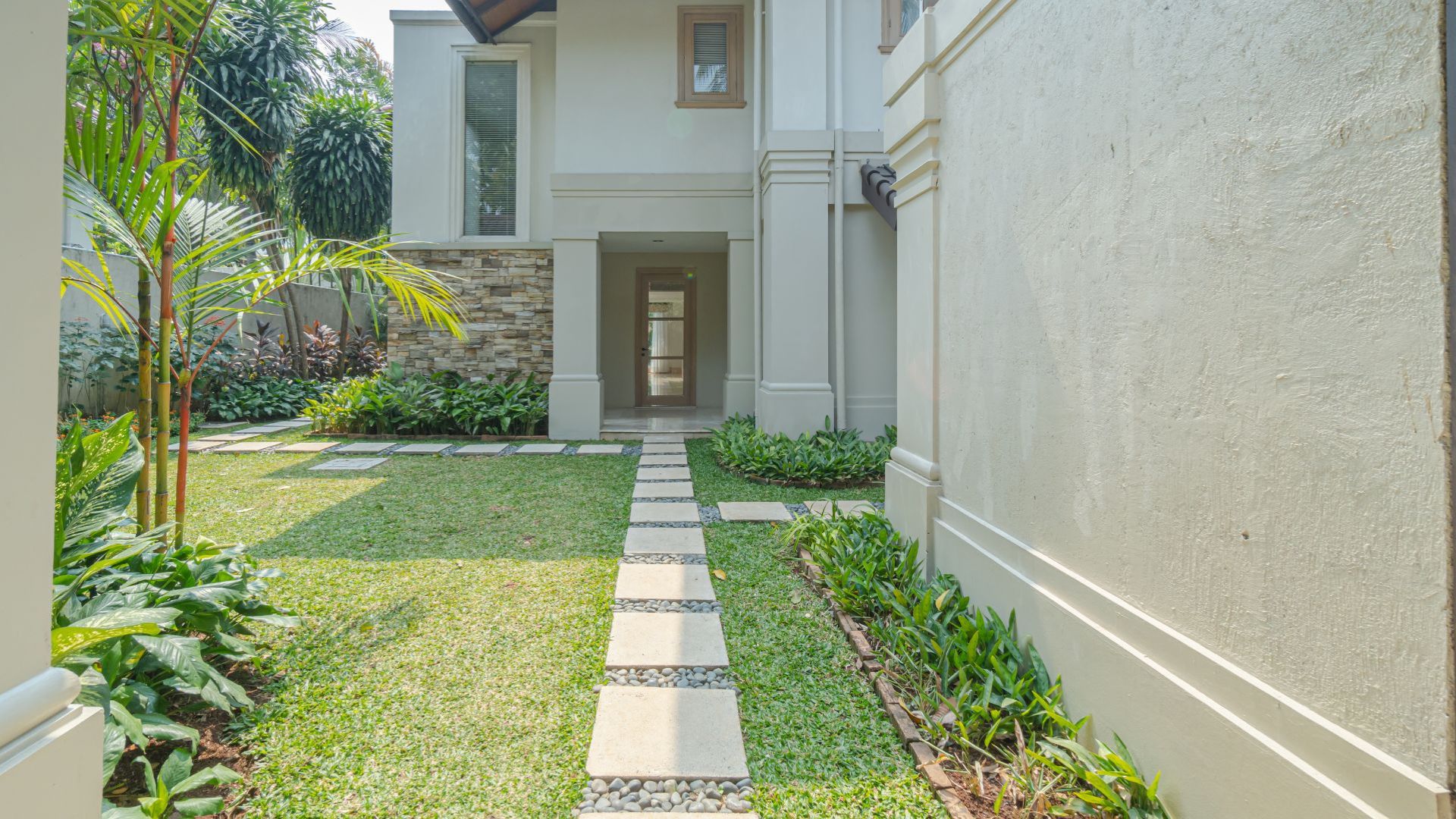 Comfort 3BR Family Home in Prime Area – Kemang