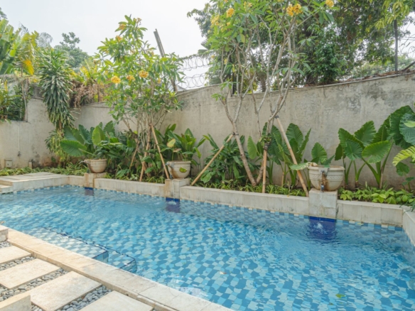 Comfort 3BR Family Home in Prime Area – Kemang