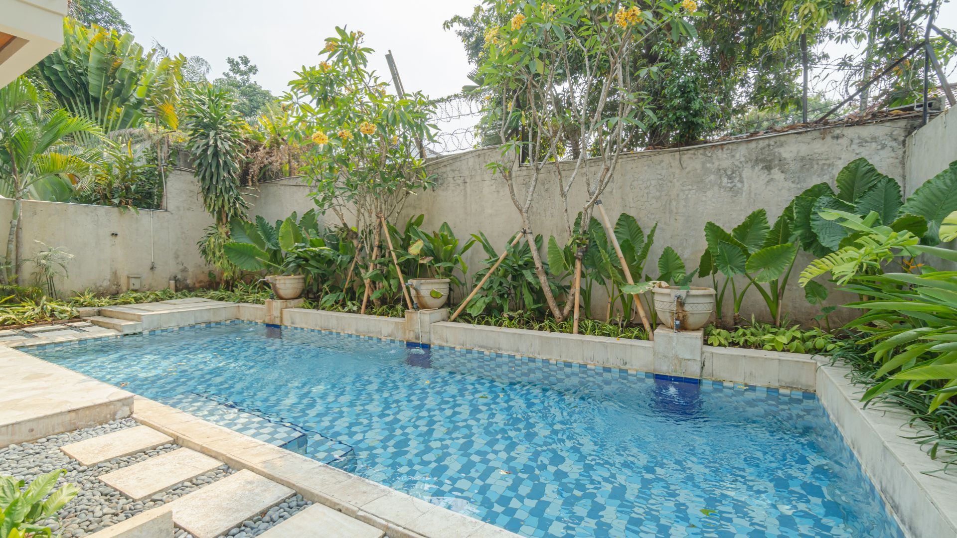 Comfort 3BR Family Home in Prime Area – Kemang
