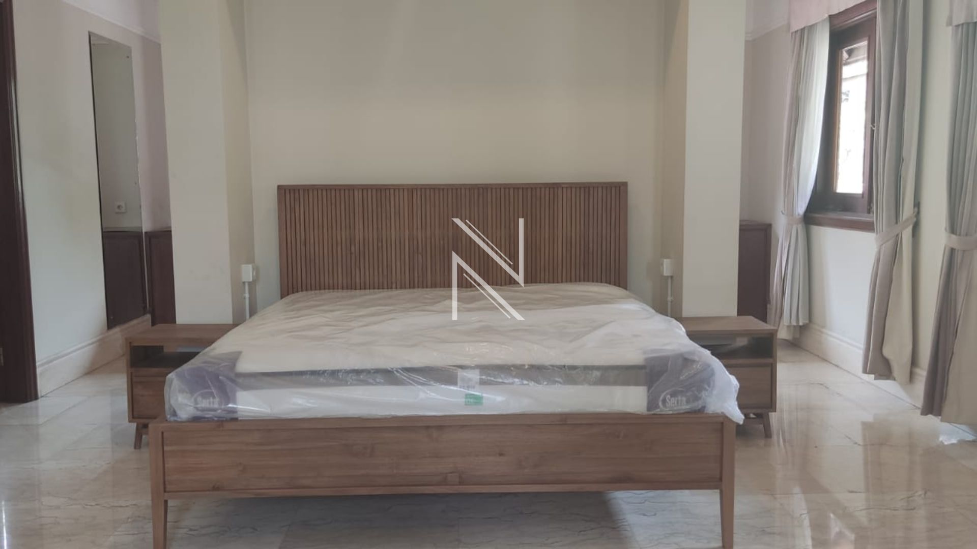 Distinctive 3BR Home in Prime Area – Kemang