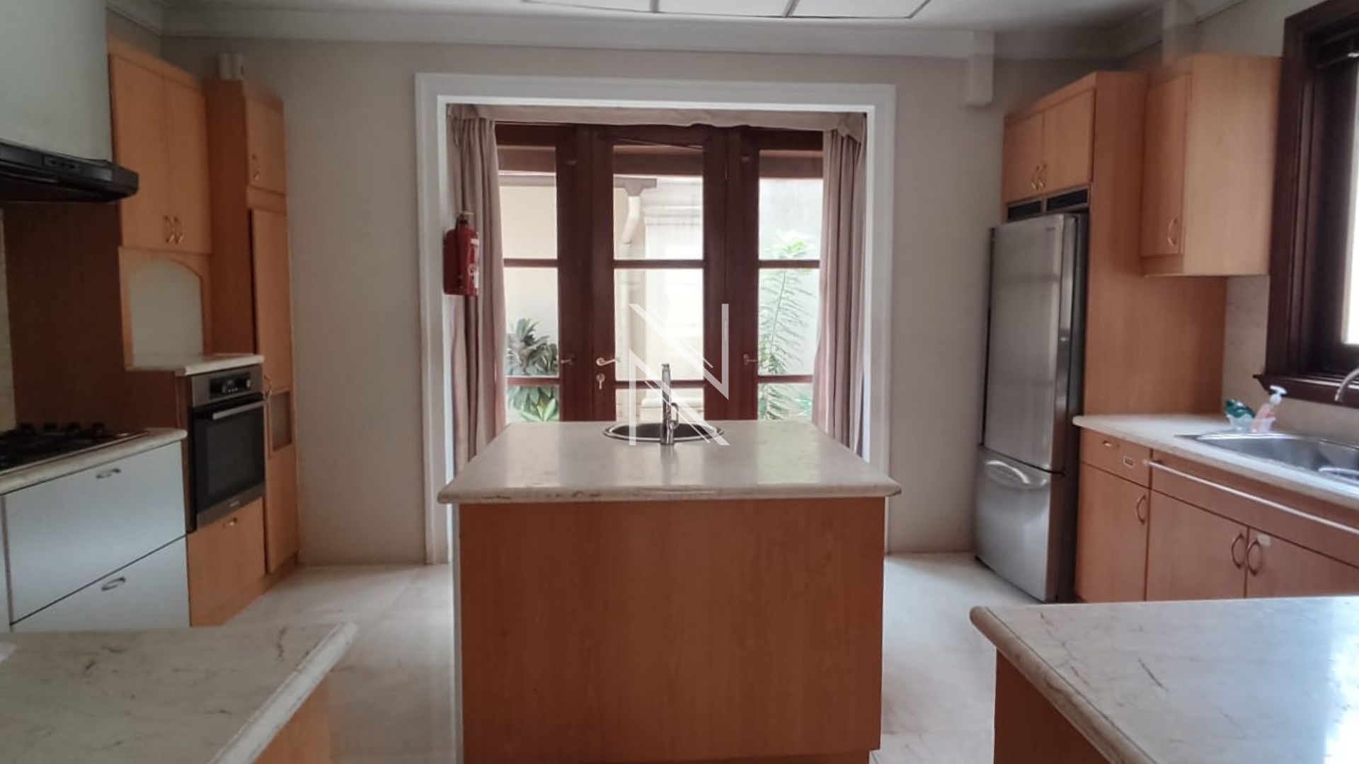 Distinctive 3BR Home in Prime Area – Kemang