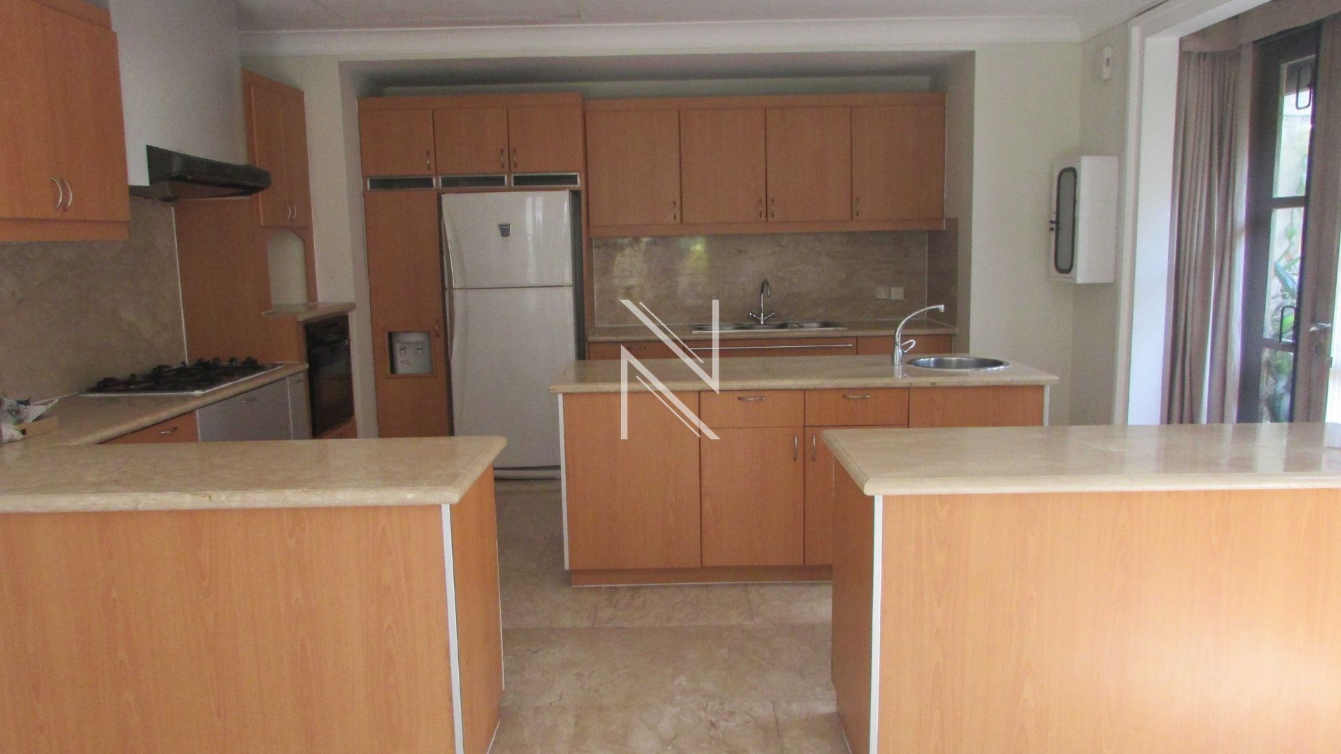 Sophisticated 3BR City Home – Kemang