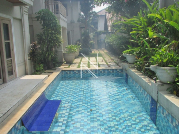 Kemang V Compound - Kemang V, 26 Residence, Bungalow Type H - KMG161 - SWIMMINGPOOL