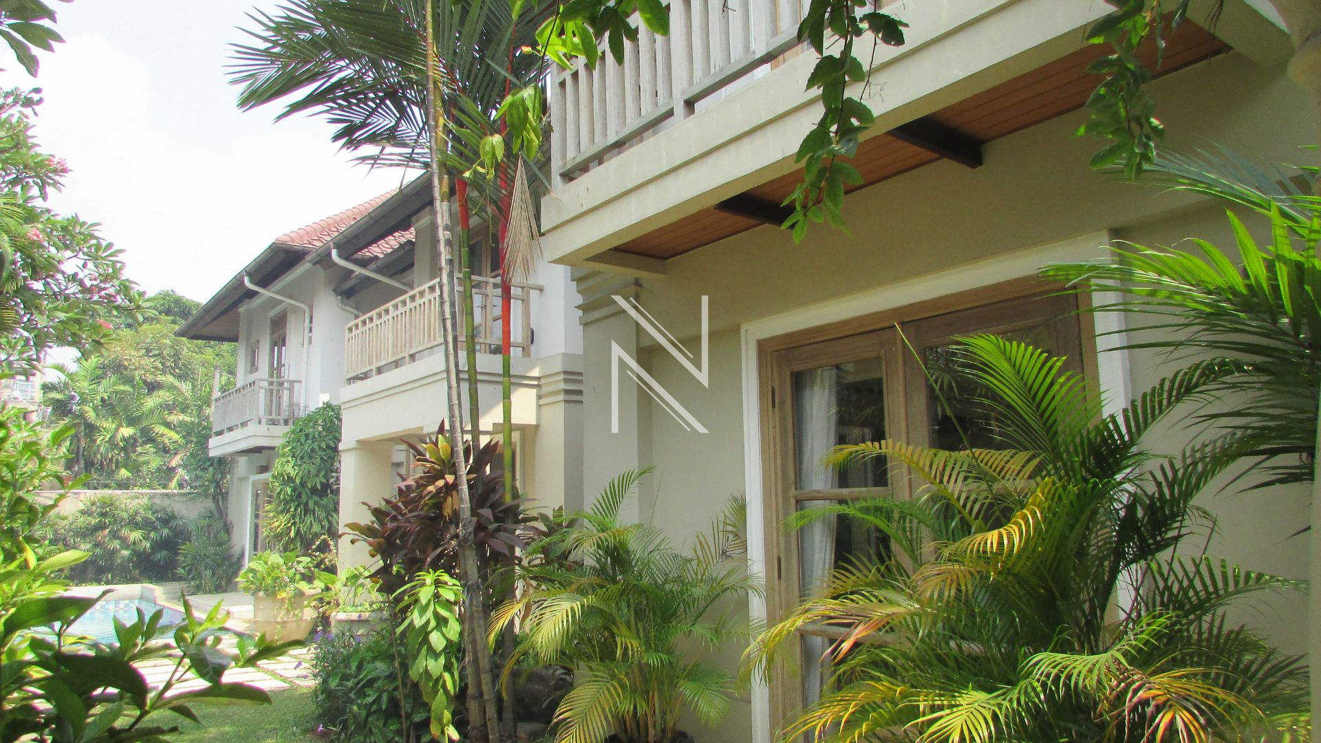Sophisticated 3BR City Home – Kemang