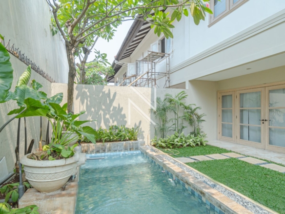Kemang V Compound - Kemang V, 26 Residence, Bungalow Type K - KMG131 - SWIMMING POOL