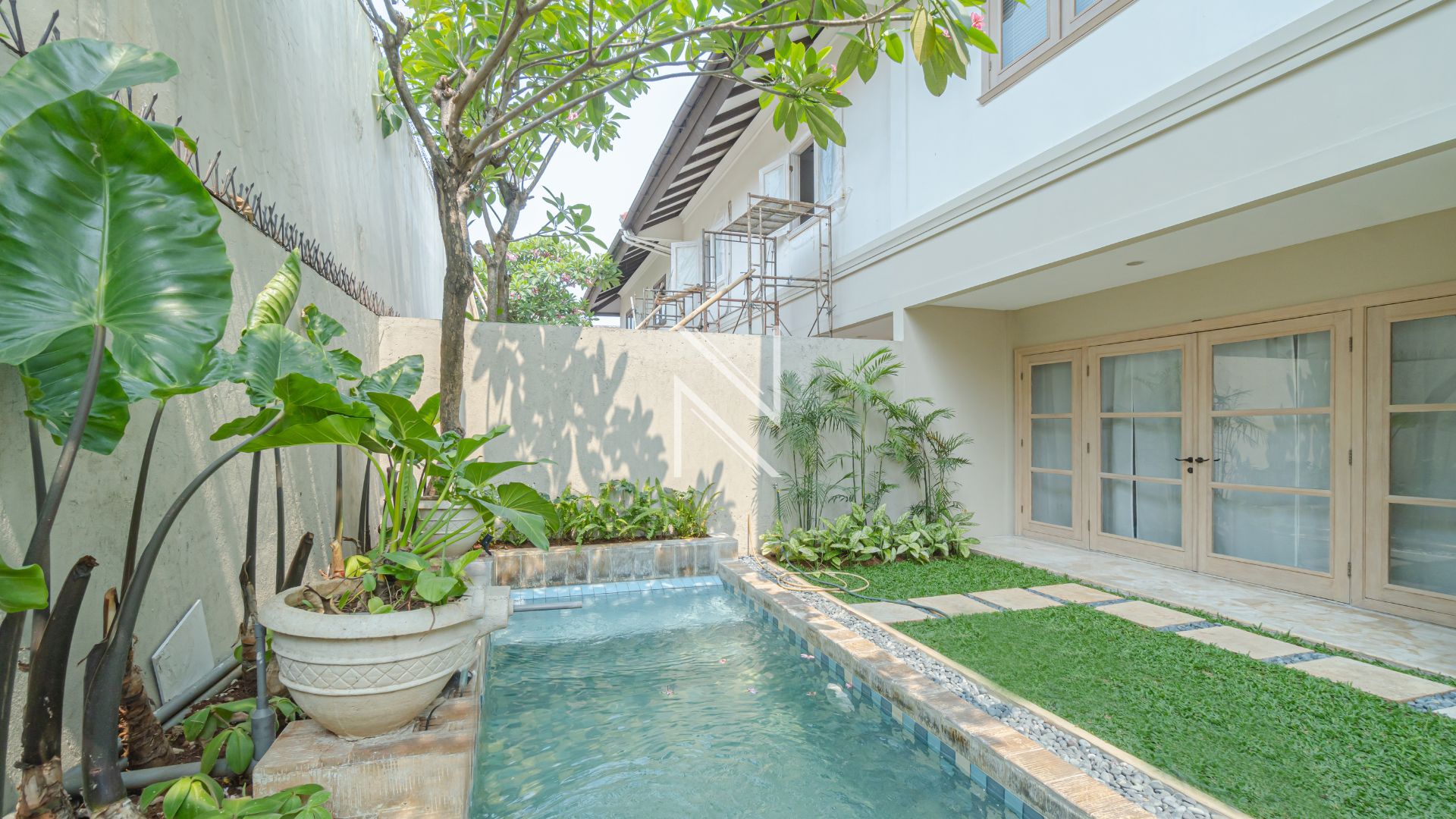 Kemang V Compound - Kemang V, 26 Residence, Bungalow Type K - KMG131 - SWIMMING POOL