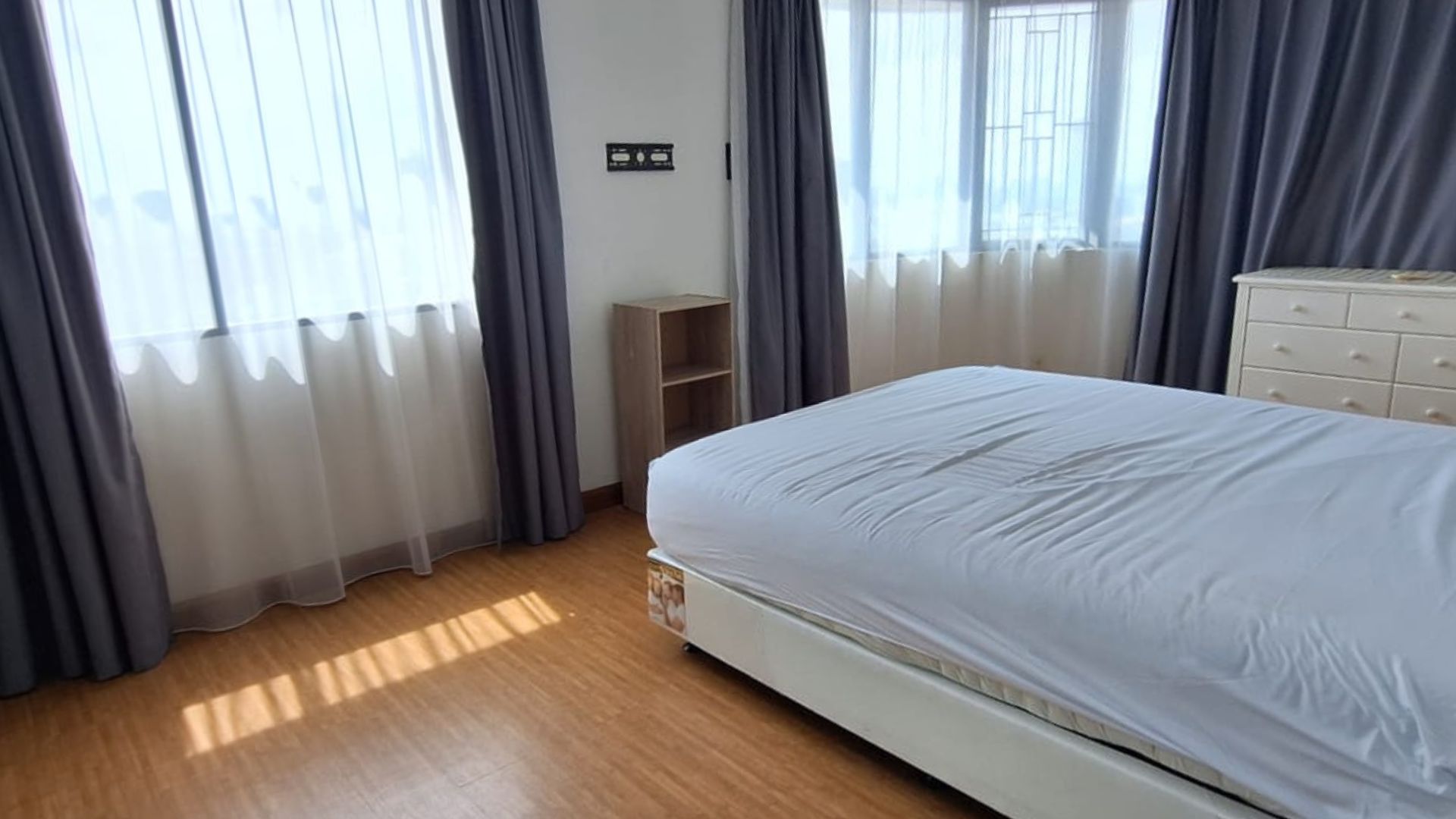 For Sale 3BR Apartment Park Royale Executive Suites South Jakarta Gatot Subroto PRES002
