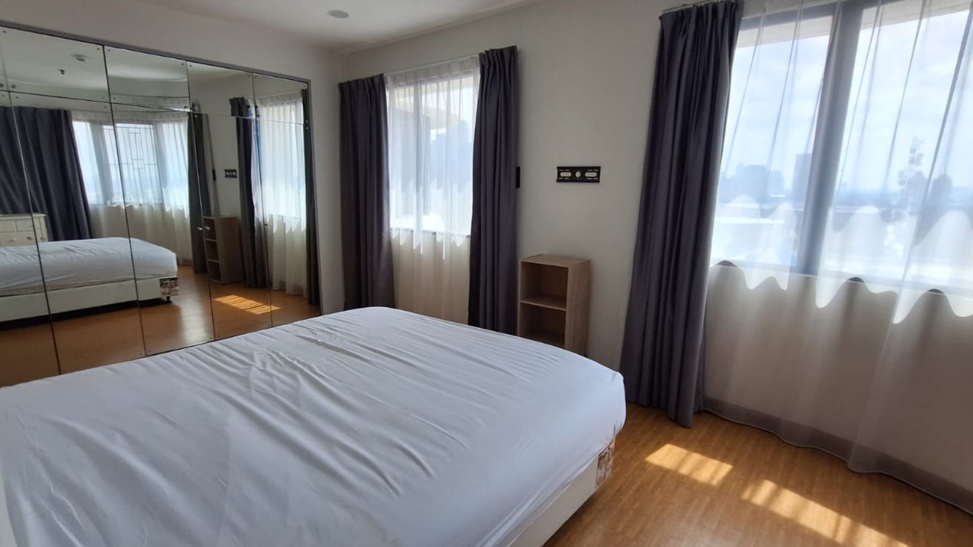 For Sale 3BR Apartment Park Royale Executive Suites South Jakarta Gatot Subroto PRES002