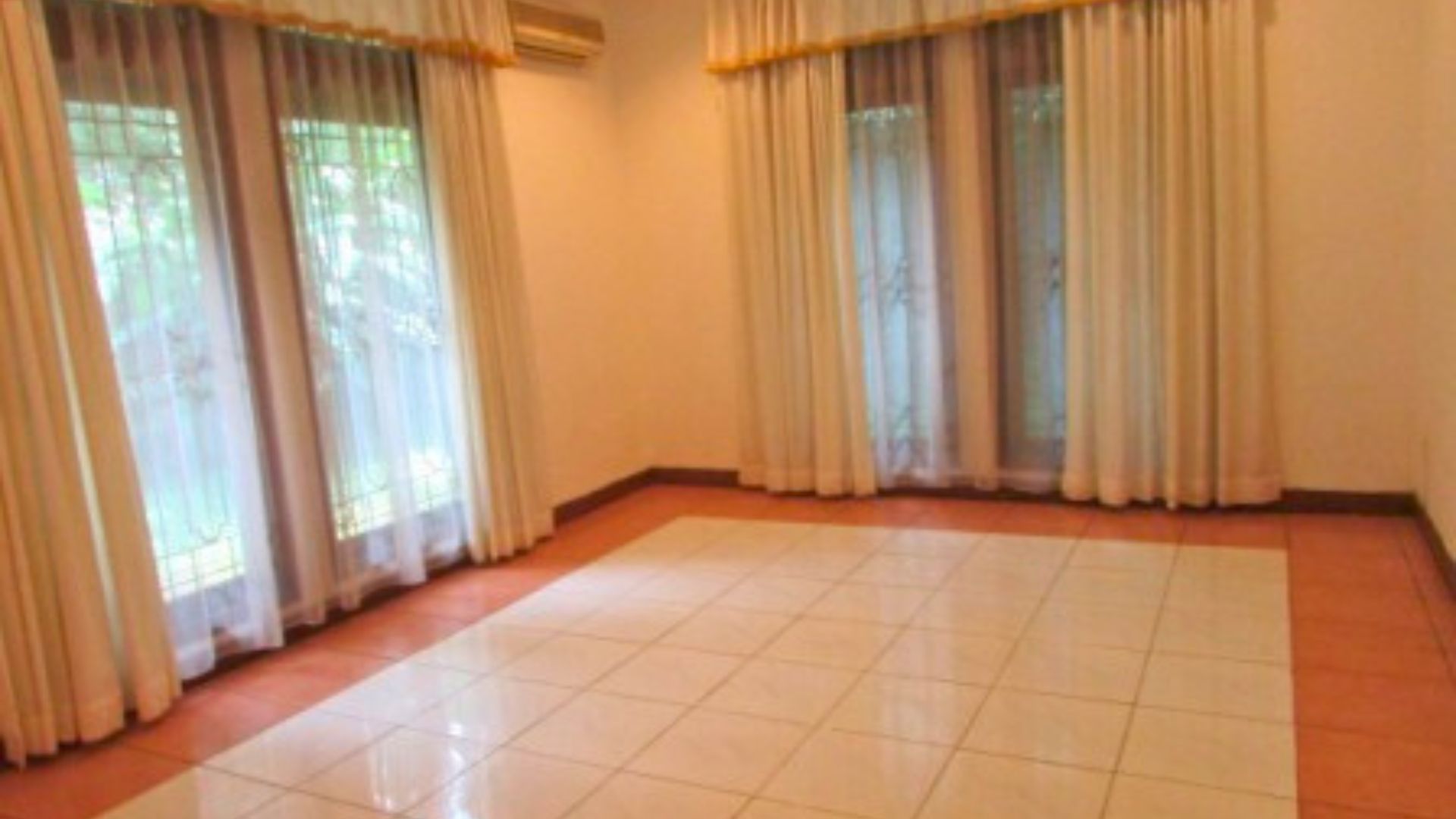 For Rent 4BR House South Jakarta Kuningan KNG050