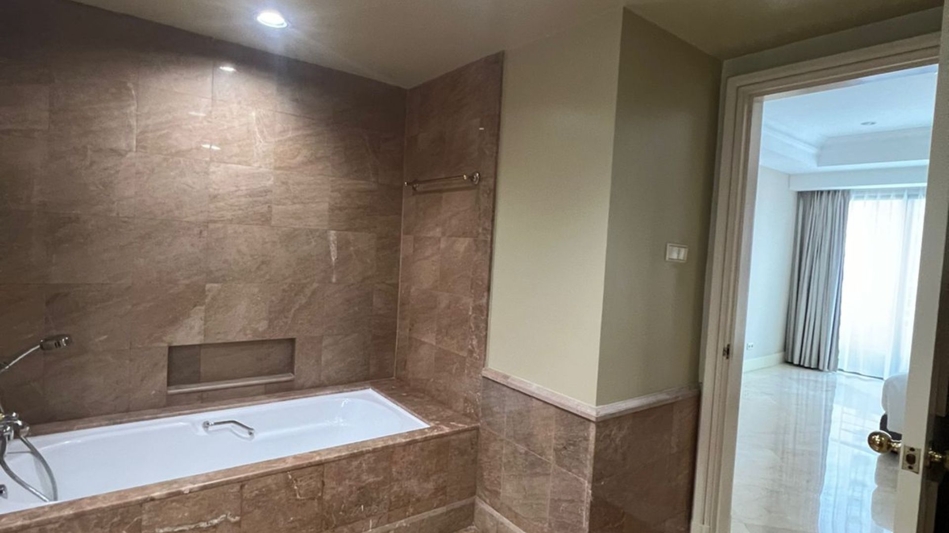 For Rent 2BR Apartment Plaza Residence Central Jakarta Surdirman PR016