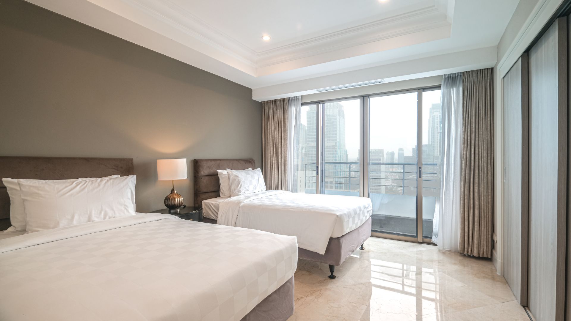 For Rent 3BR Apartment Plaza Residence Central Jakarta Sudirman PR017