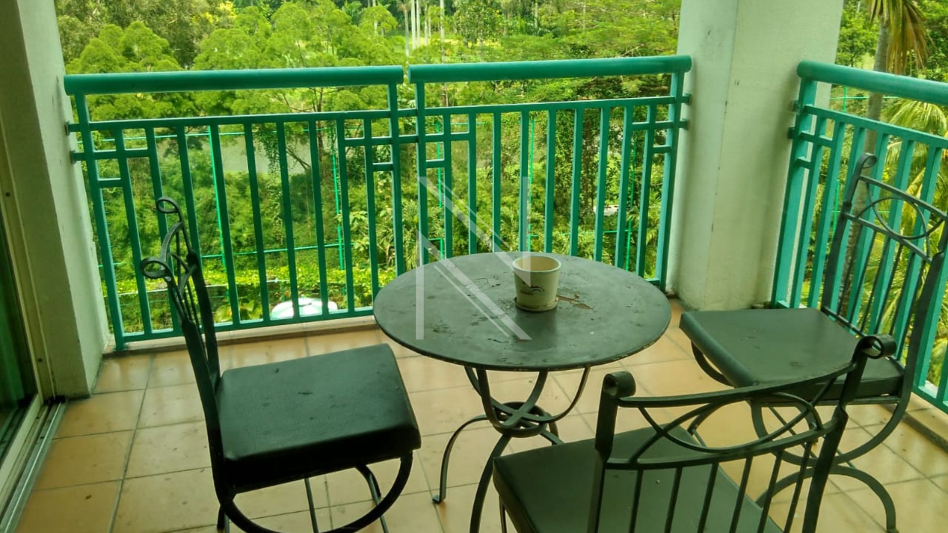 Spacious 3BR Residence – Pondok Indah Golf Apartment