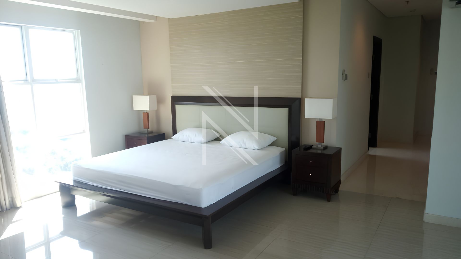 Generous 4BR – Pondok Indah Golf Apartment