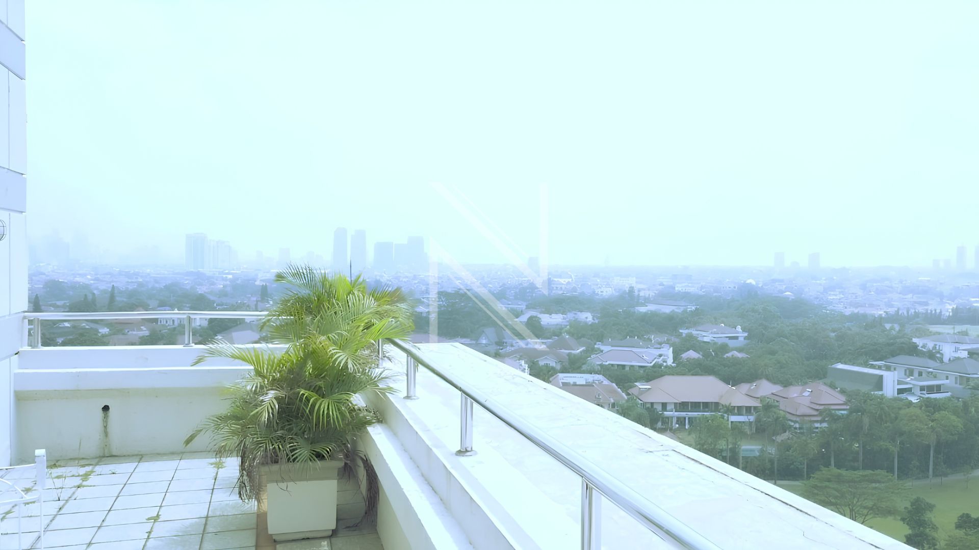 Refined 3BR in Pondok Indah Golf Apartment