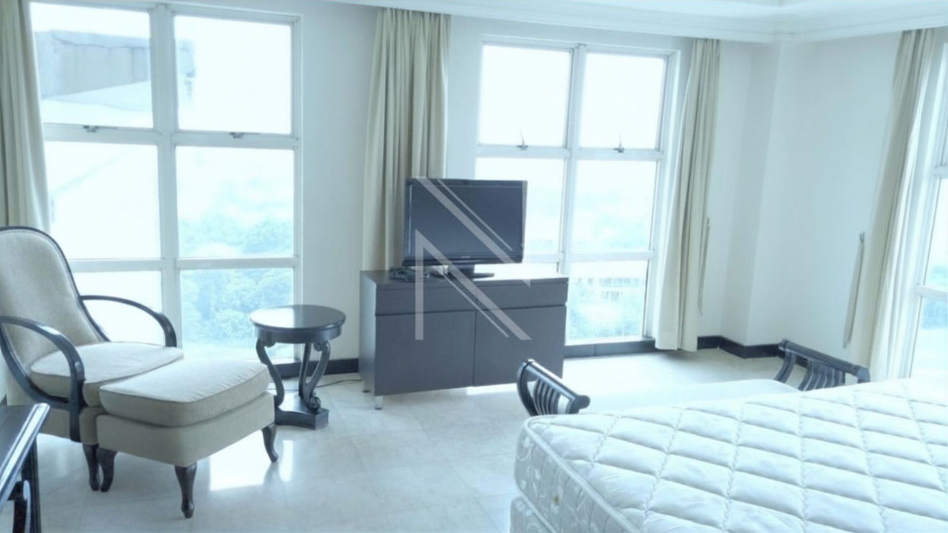 Refined 3BR in Pondok Indah Golf Apartment