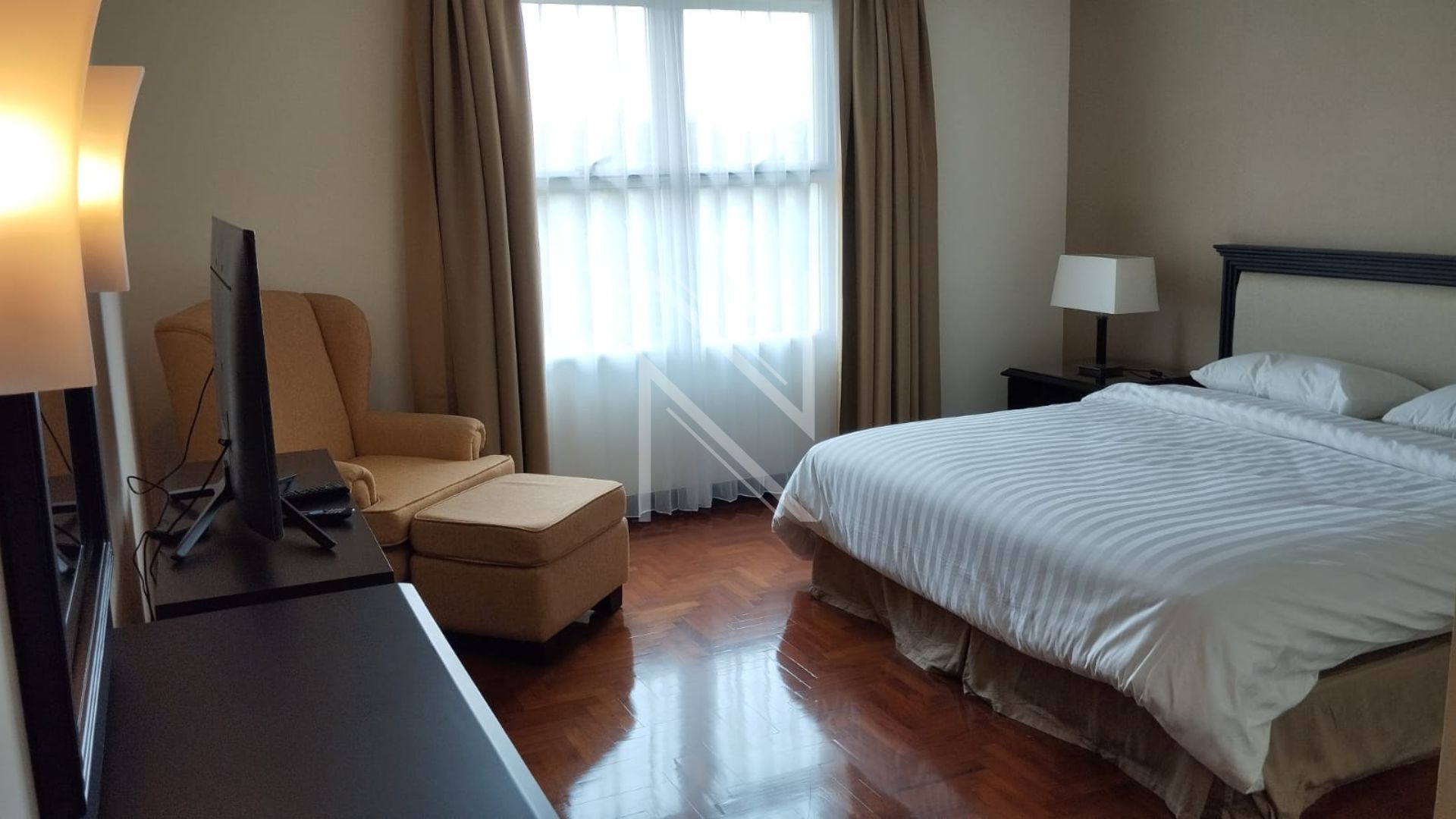 Luxury 3BR – Pondok Indah Golf Apartment