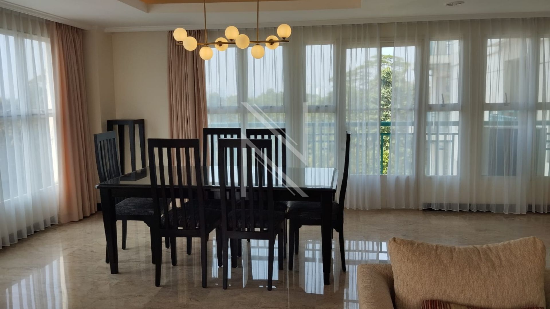 Luxury 3BR – Pondok Indah Golf Apartment