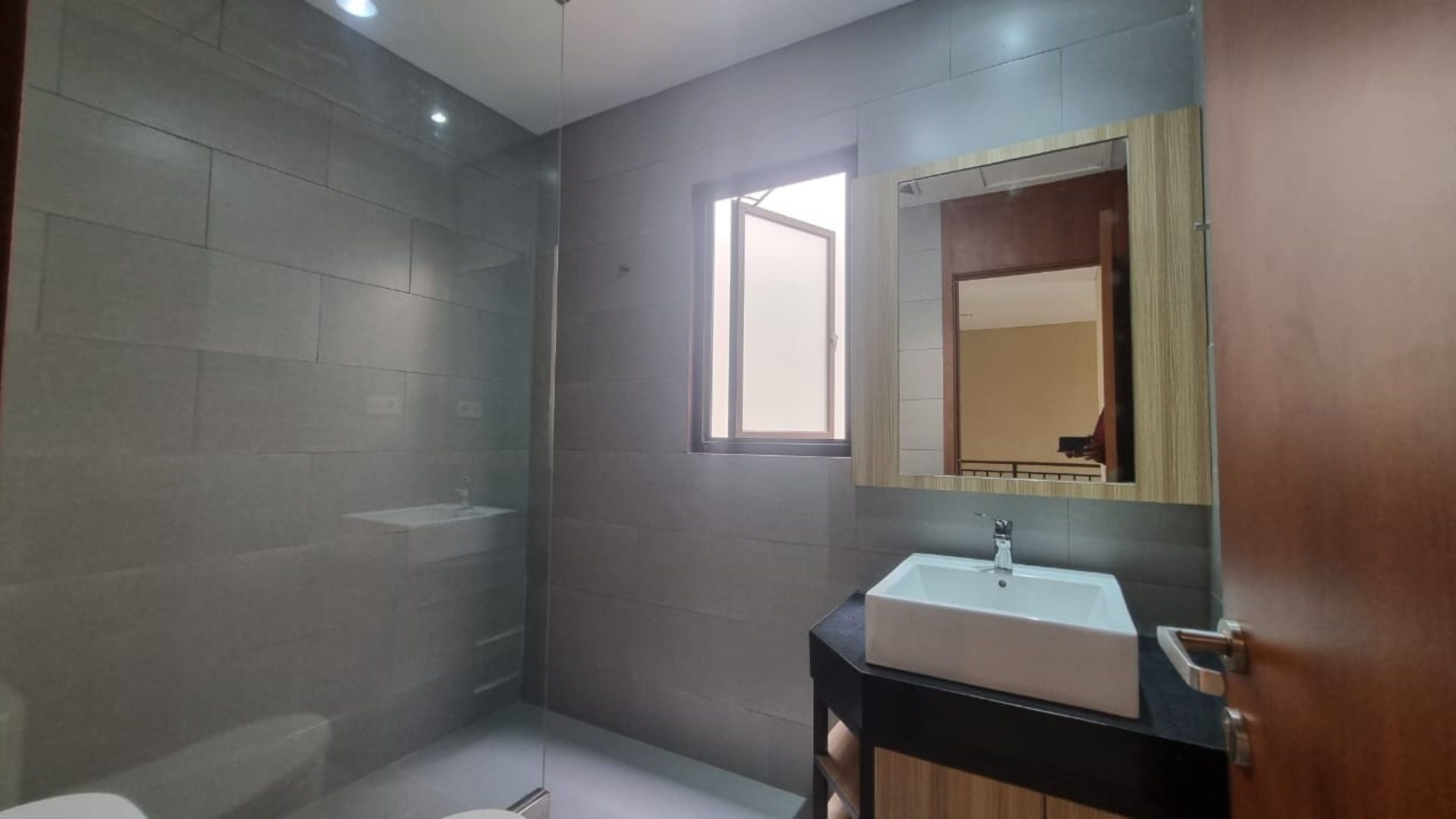Prime 4BR Living Home at Pejaten