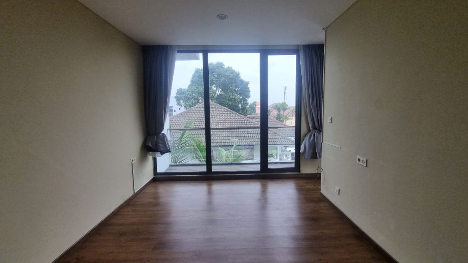 Prime 4BR Living Home at Pejaten