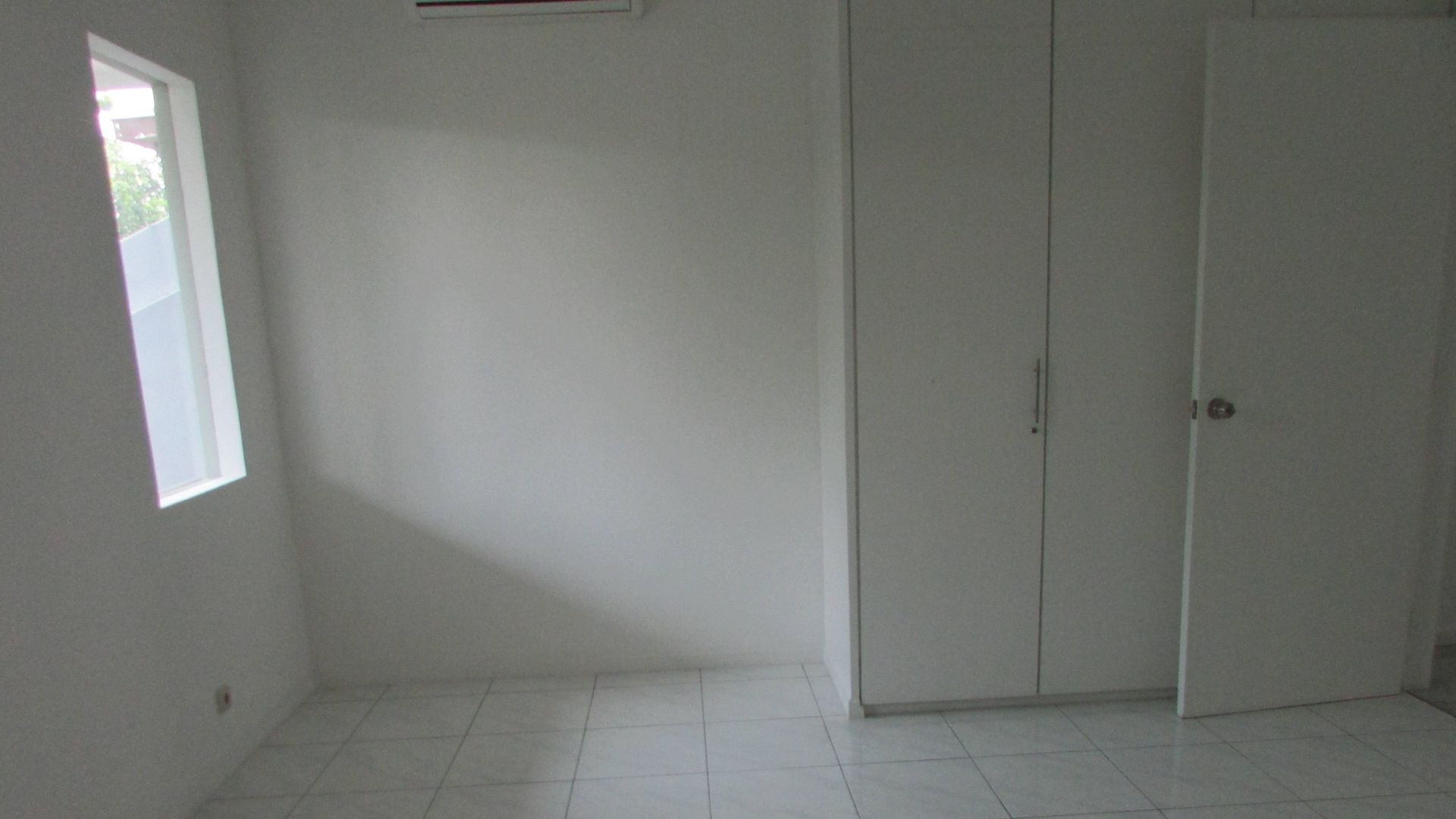 Large 4BR Home for Family Living – Cipete
