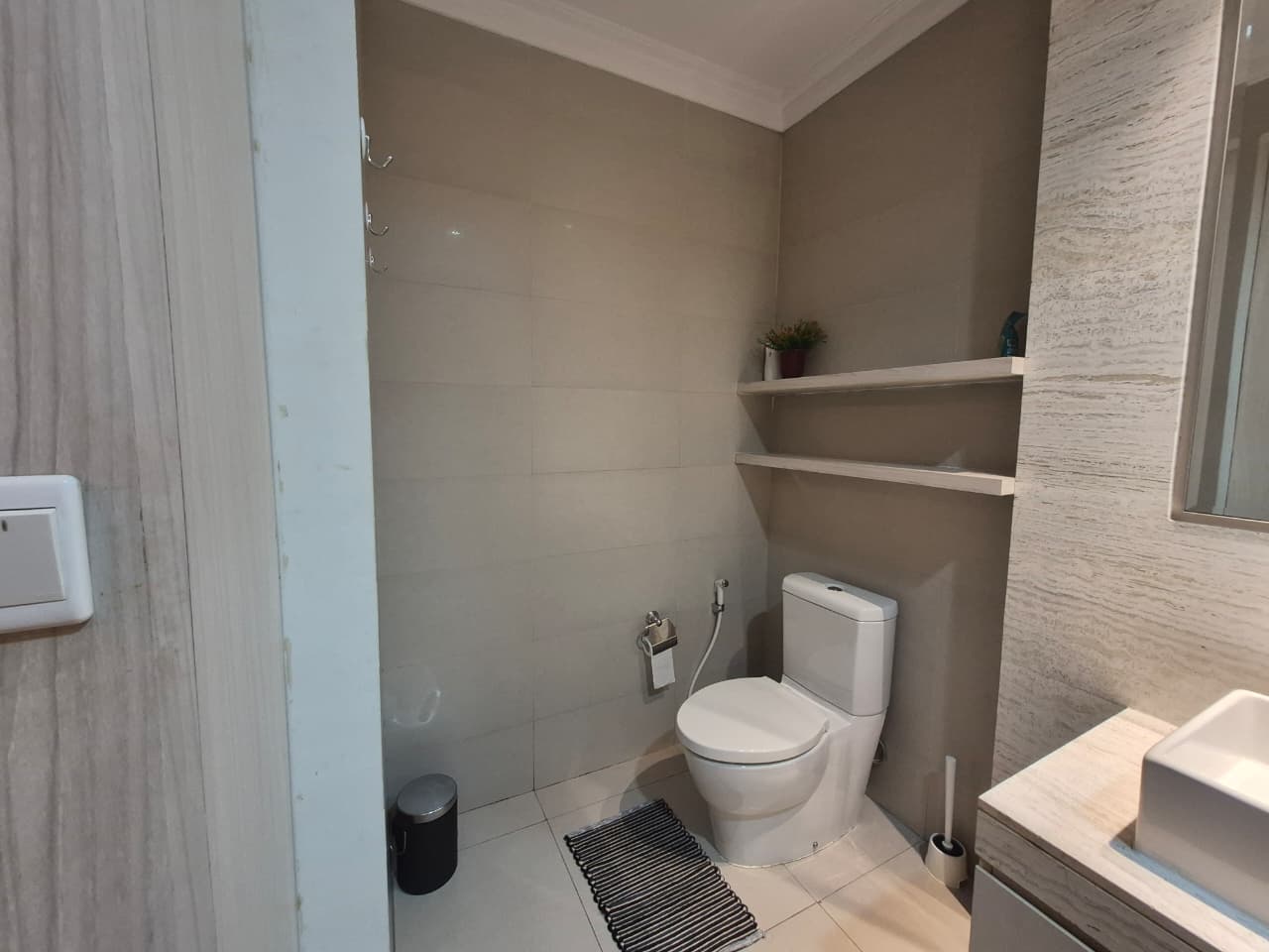 Residence 8-1BR-Bathroom Efficient 1BR Executive Apartment at Residence 8