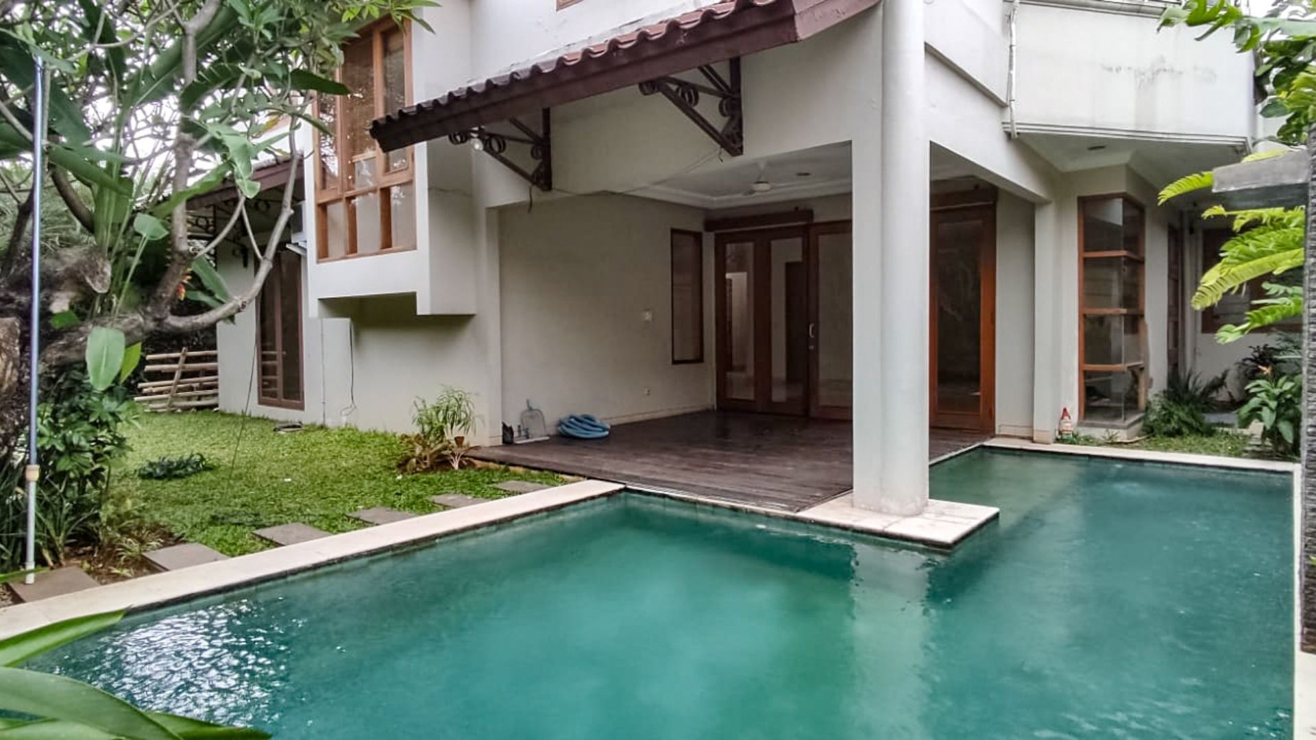 Ros 1A Satoe Residence-3BR-SWIMMING POOL For Rent House South Jakarta Cipete Stylish 3BR Family Home in Prime Location