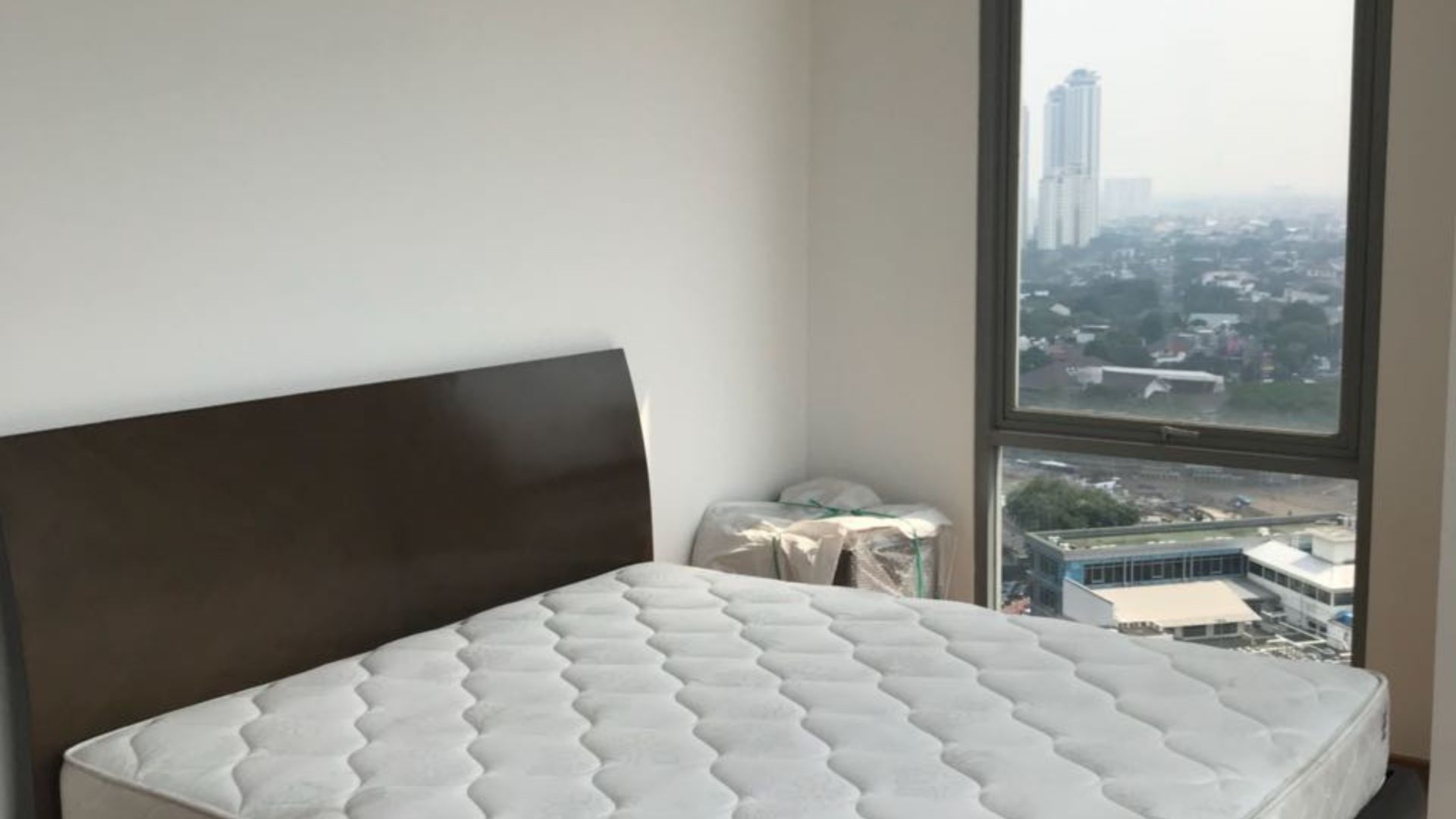Well-Proportioned 2BR Residence – Senopati Suites