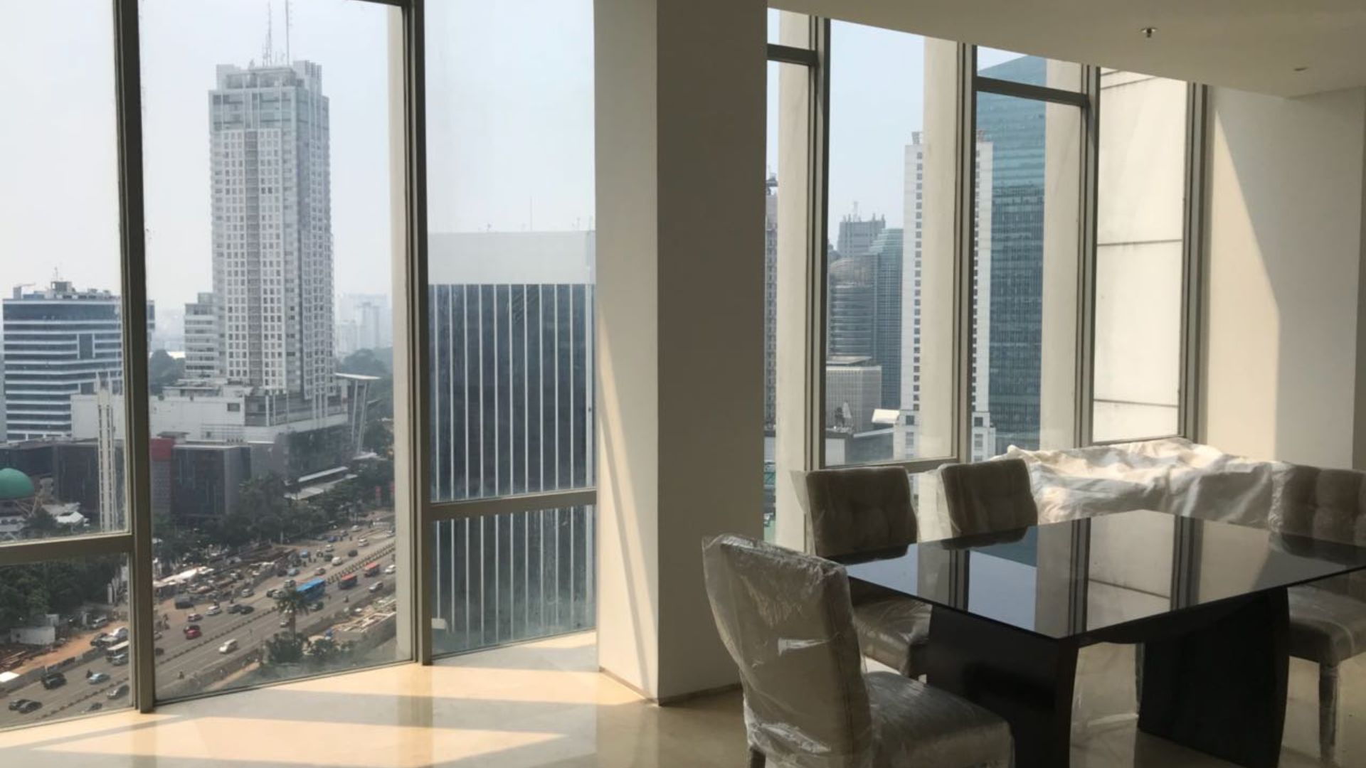SENOPATI SUITES-2BR-DINING AREA