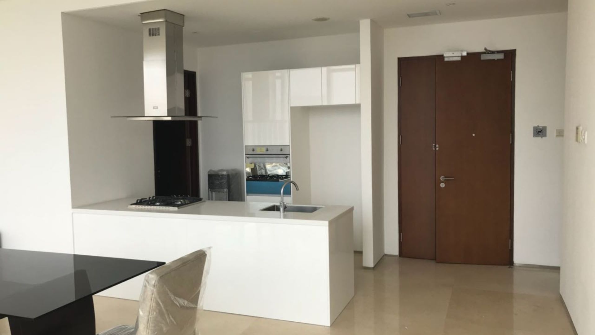 Well-Proportioned 2BR Residence – Senopati Suites