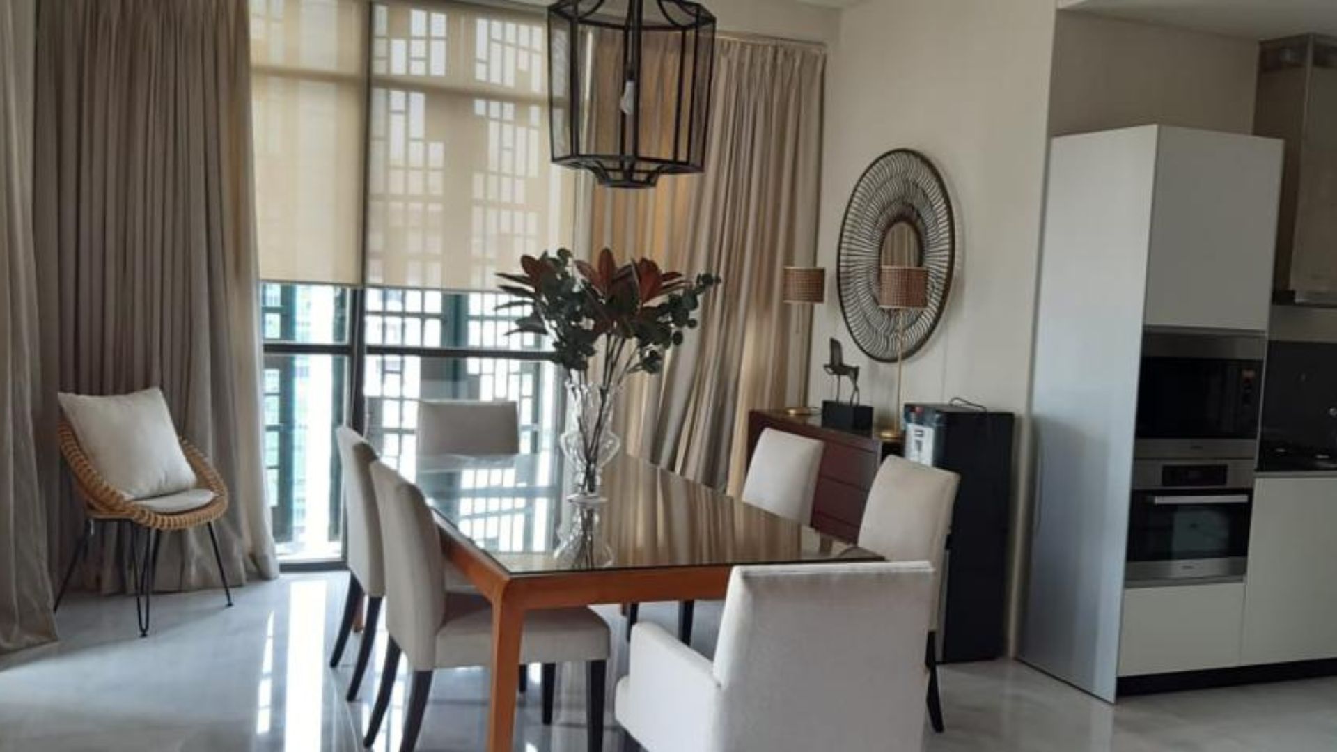 SENOPATI SUITES-3BR-DINING AREA