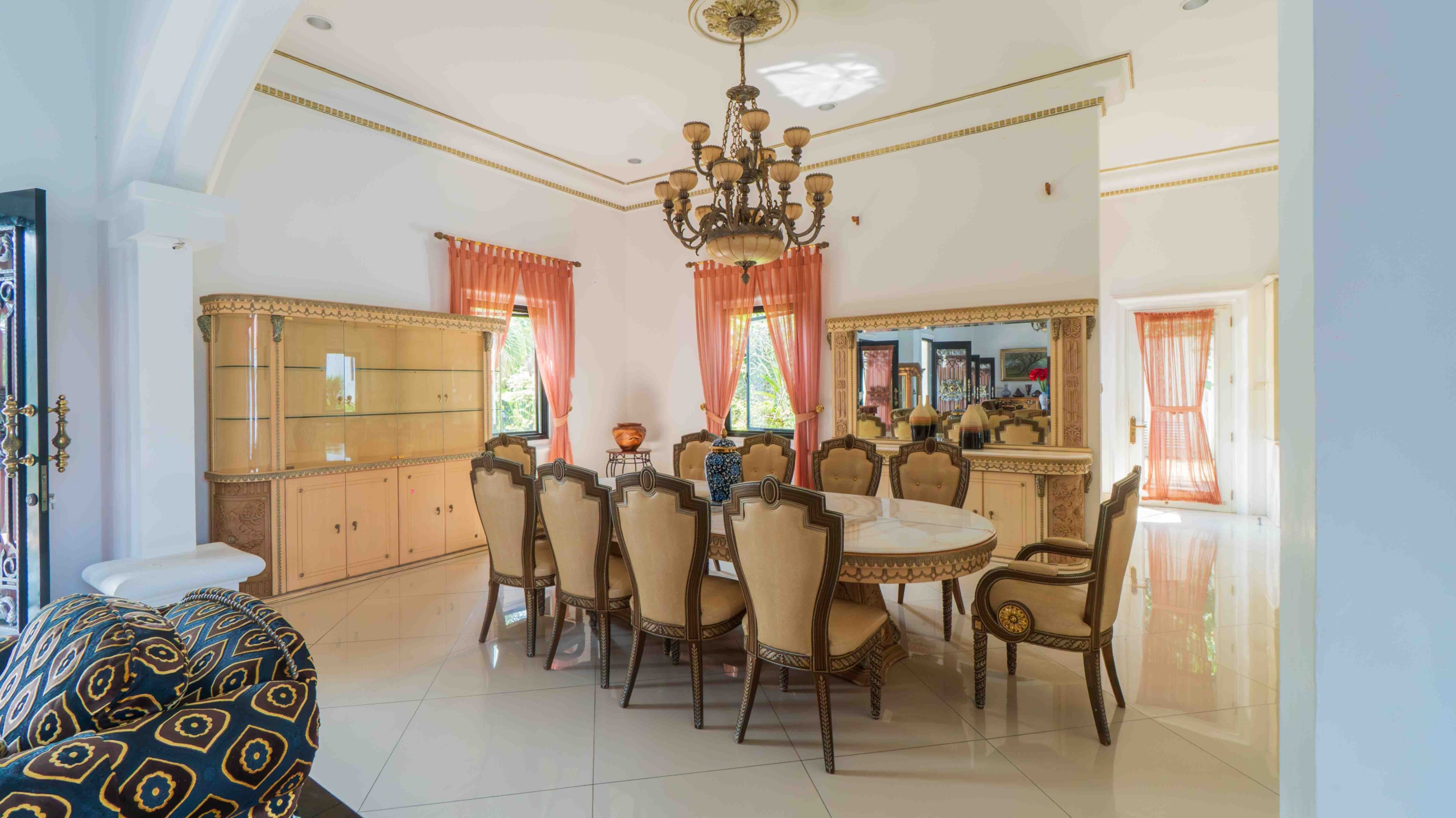 SENTUL MANSION 58 – MAIN DINING AREA For Buy 5BR House Bogor City Bogor STLS001
