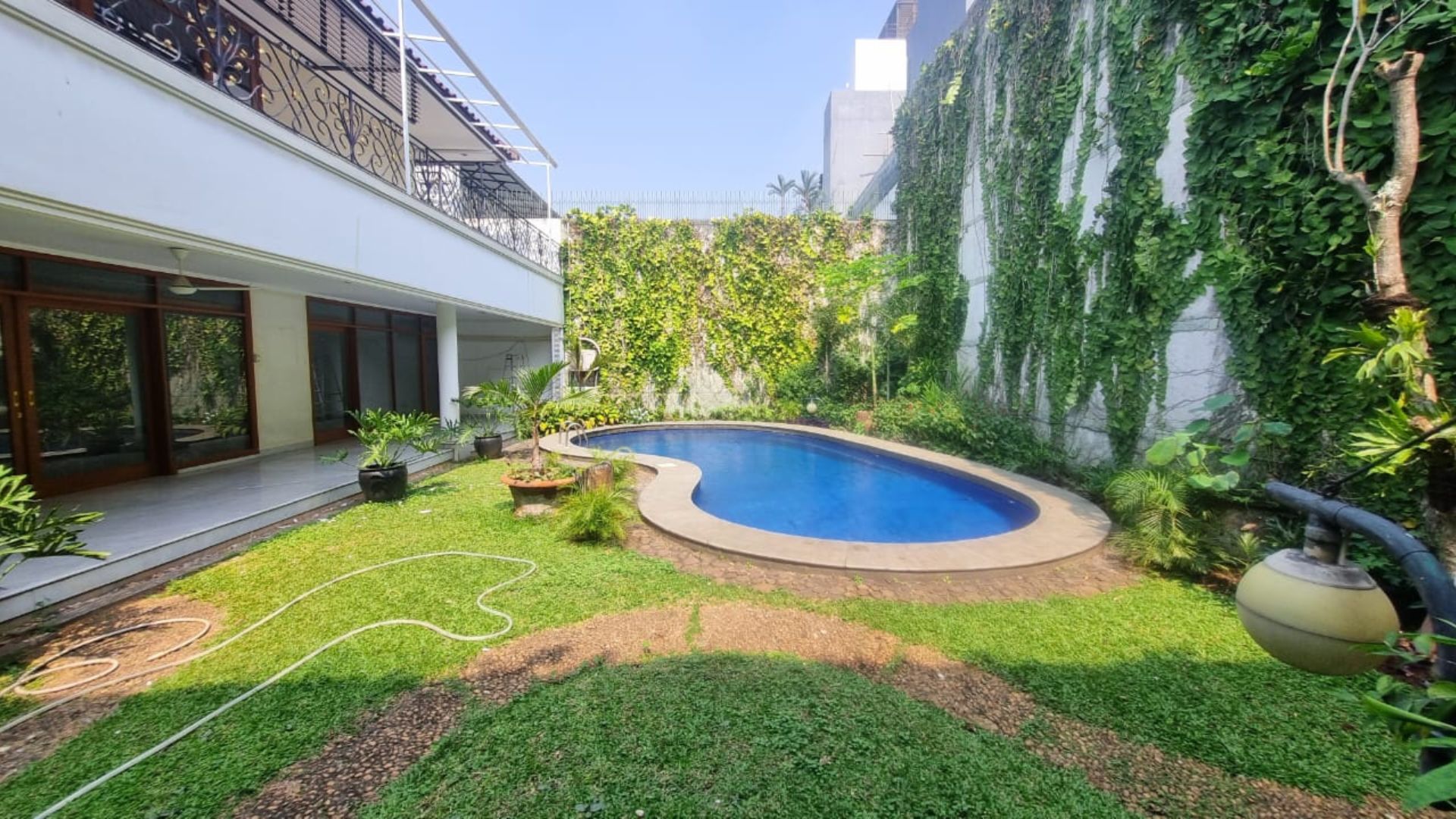 Sekolah Duta 2 PC 5-4BR-BACKYARD & SWIMMING POOL