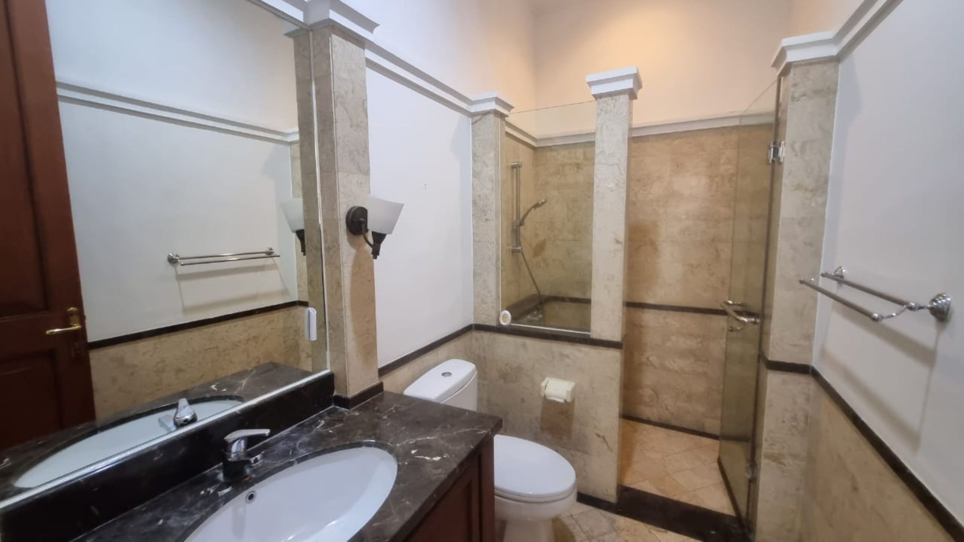 For Rent 5BR House South Jakarta Kebayoran Baru KBBR304