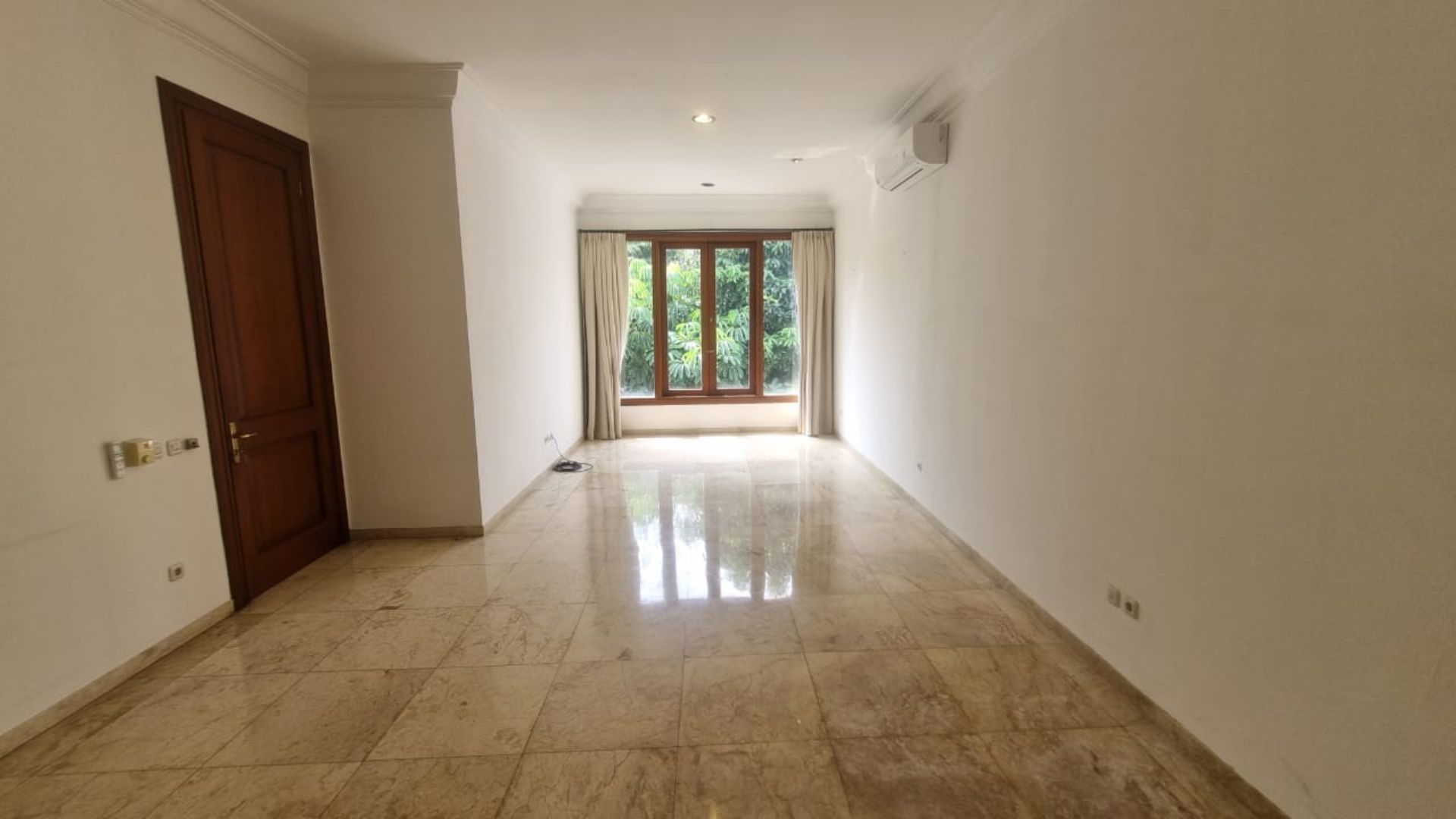 For Rent 5BR House South Jakarta Kebayoran Baru KBBR304