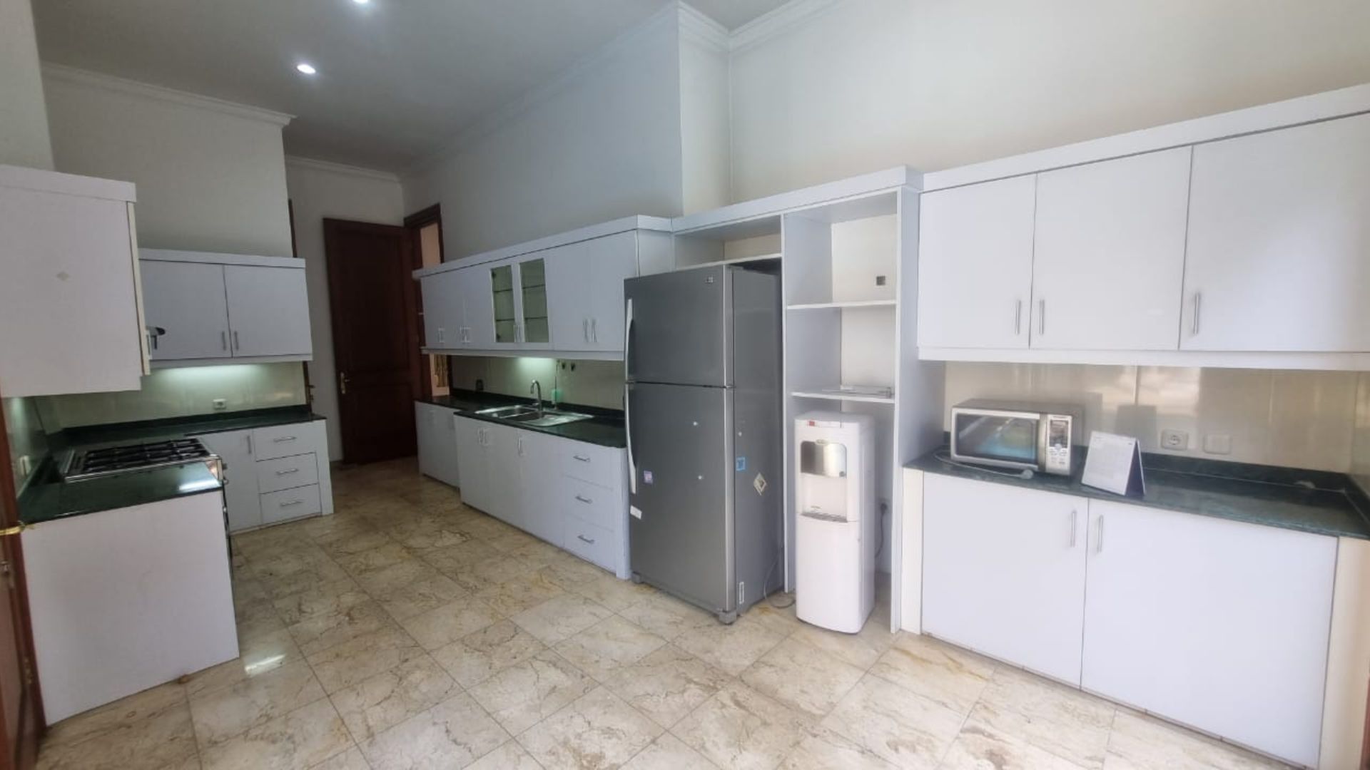 For Rent 5BR House South Jakarta Kebayoran Baru KBBR304