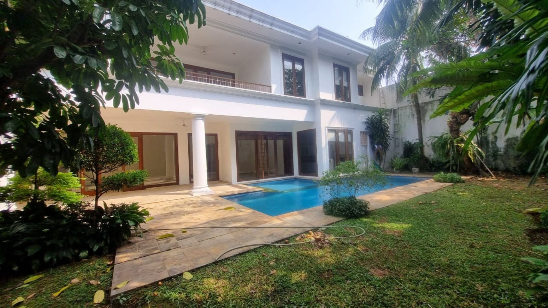 Simprug Golf 3 No.97-5BR-SWIMMING POOL & BACKYARD