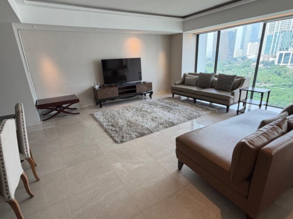 VERDE ONE-3BR-LIVING AREA ANGLE 1