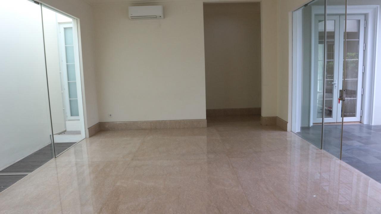 For Rent 5BR House South Jakarta Kemang KMGS081