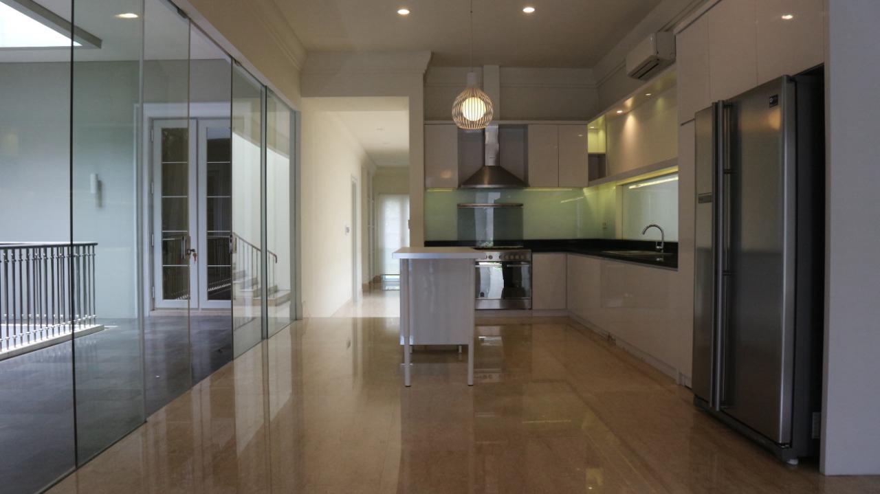 For Rent 5BR House South Jakarta Kemang KMGS081