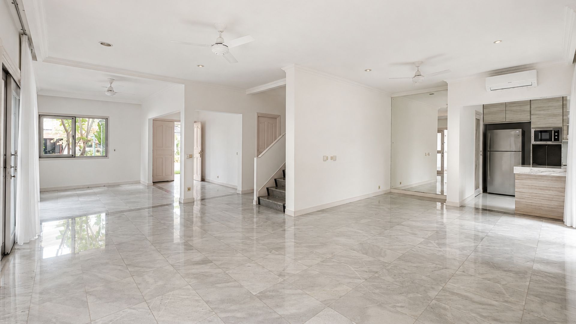 ASEM II BLOK J-5BR-DINING & LIVING AREA For Rent 4BR House South Jakarta Cipete CPT087