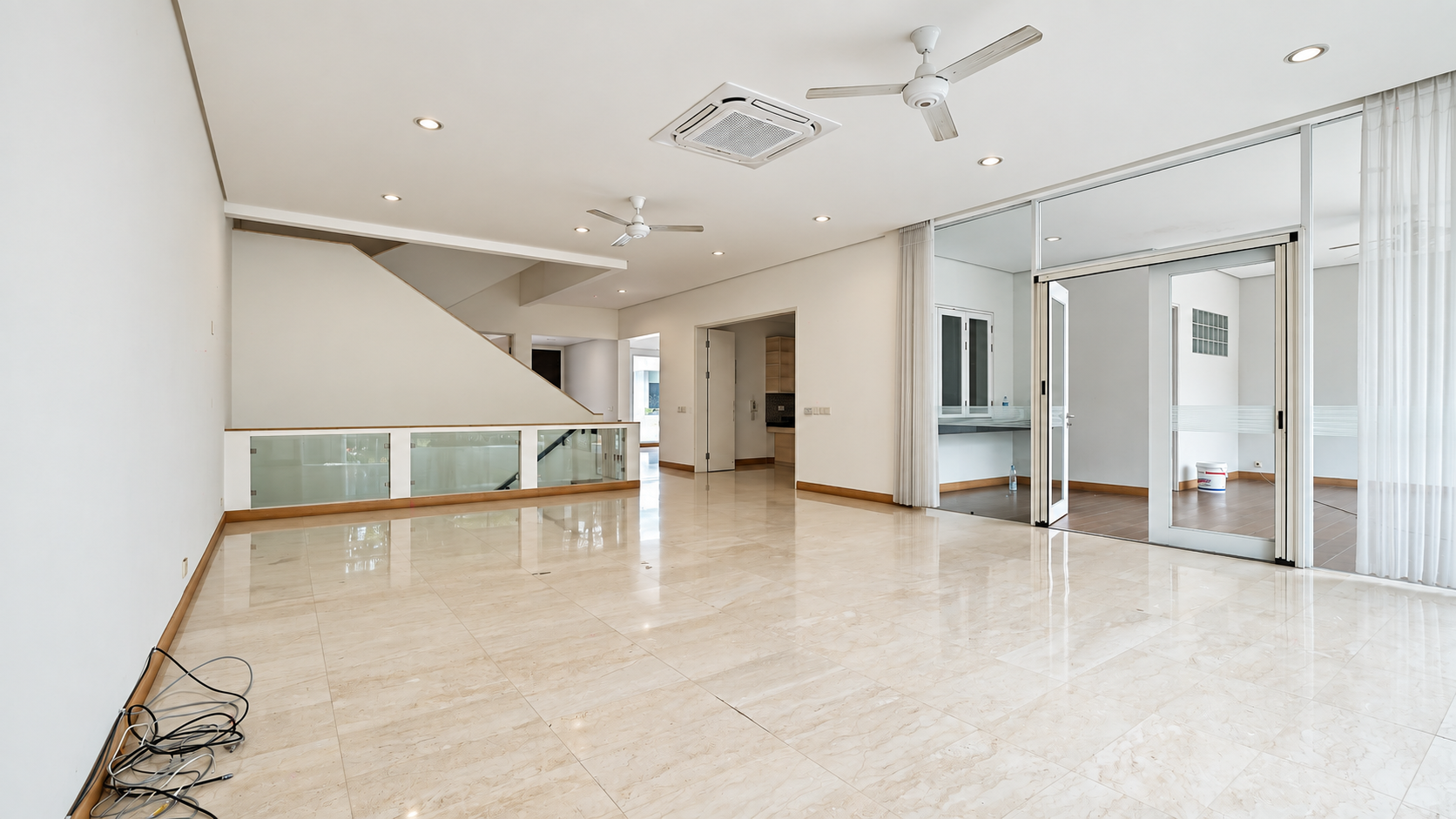 BLOK E-5BR-FAMILY AREA ANGLE 1 For Rent 4BR House South Jakarta Cilandak CLD339